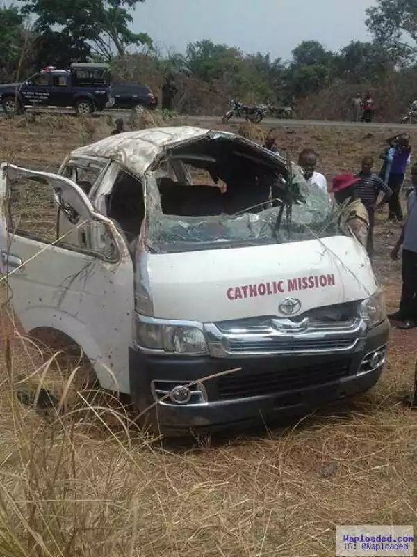 So Sad!! Many Catholic Students Dies On Their Way To Church In Motor Accident At Enugu Road 